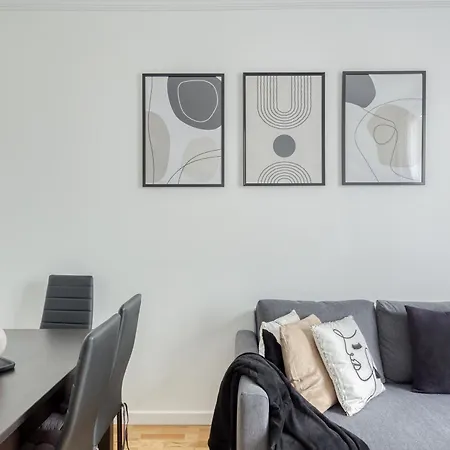 Holiday home Maison 8 Personnes - Parking - Metro 7 Et Rer B A 6 Minutes
