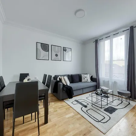Holiday home Maison 8 Personnes - Parking - Metro 7 Et Rer B A 6 Minutes *